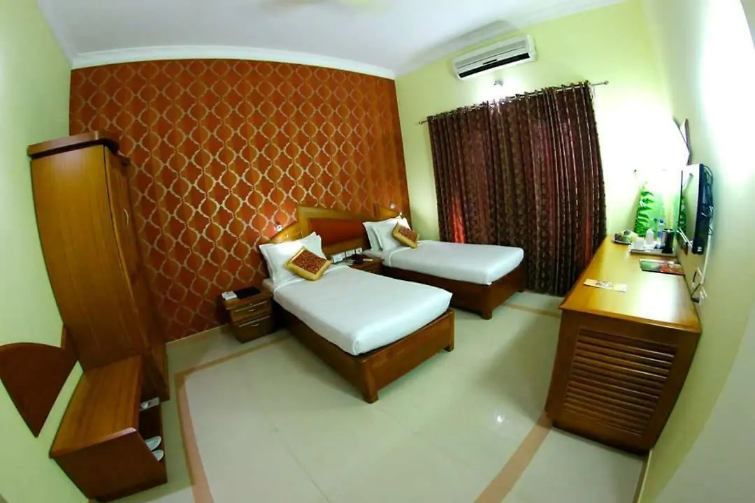 Kumar Palace Punalur 4*,  India